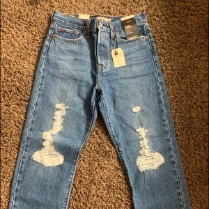 woman’s levi’s denim jeans size 28x26